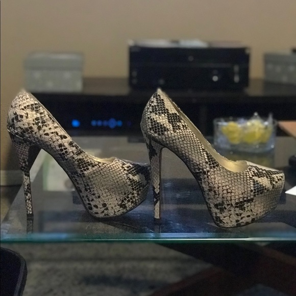 Snake Print Stilettos - Picture 2 of 2